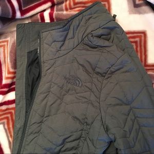 Quilted Lightweight North Face Jacket